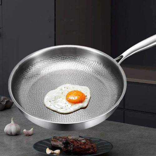 poele-inox-induction-martele-oeuf